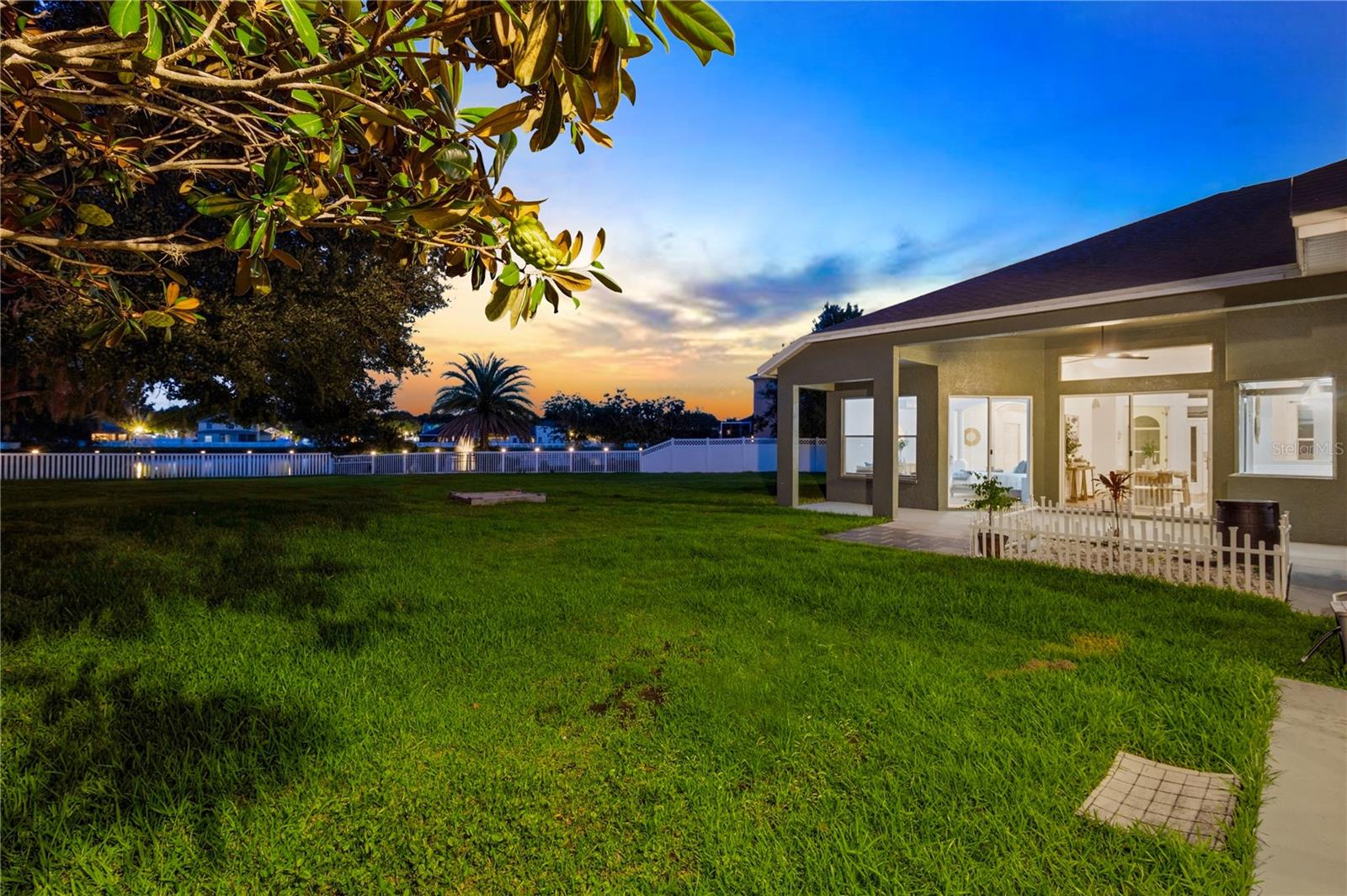 LAKE TALIA PH 01 - Residential