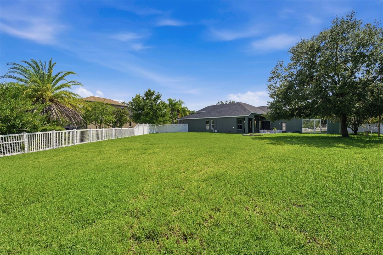 LAKE TALIA PH 01 - Residential