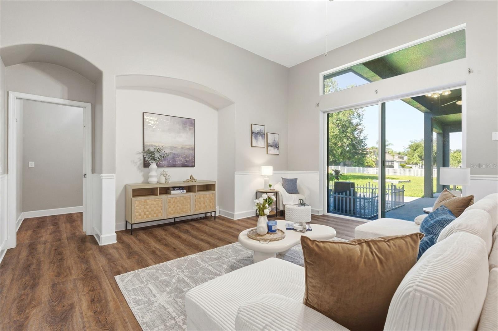 LAKE TALIA PH 01 - Residential