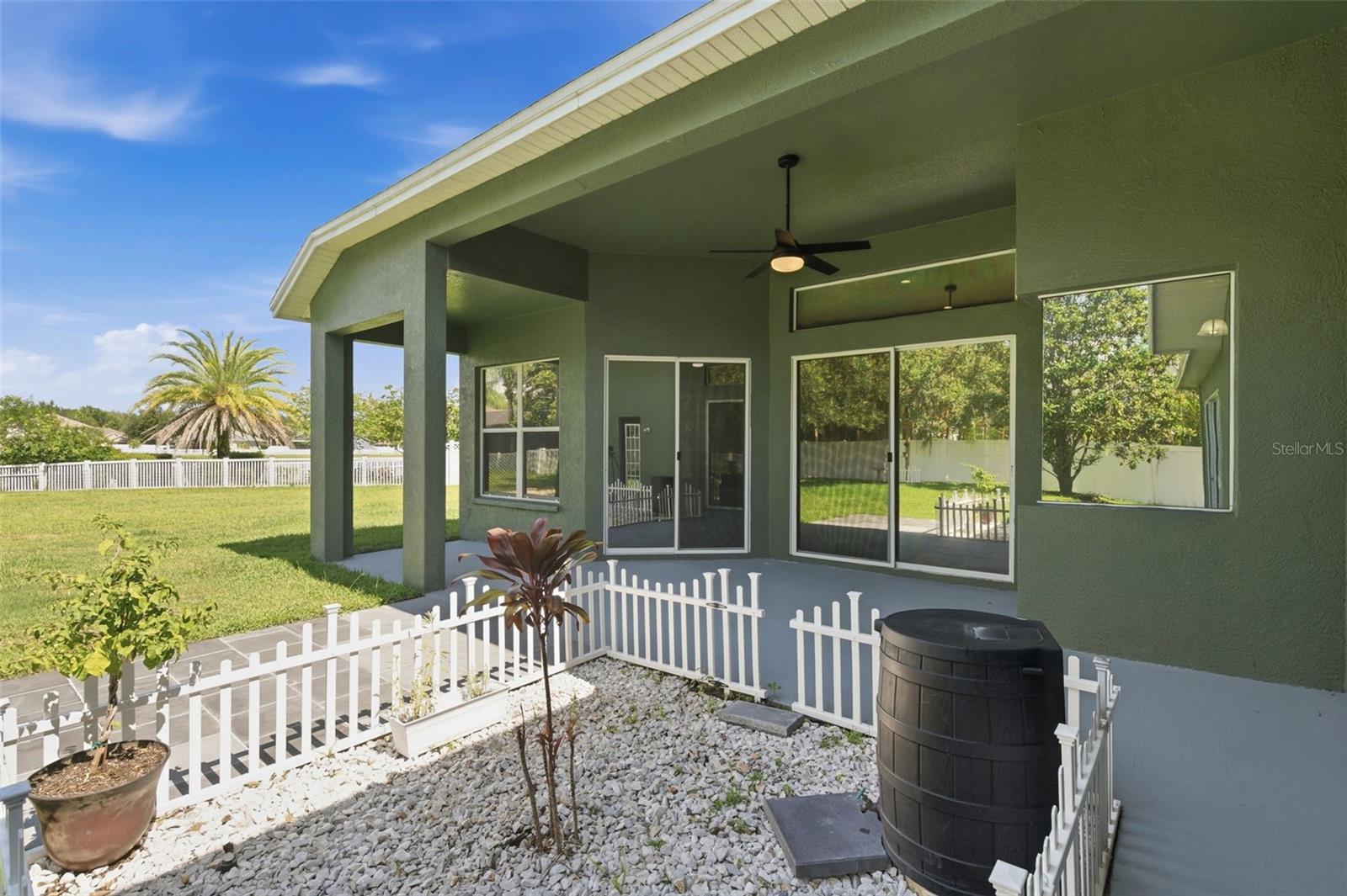 LAKE TALIA PH 01 - Residential