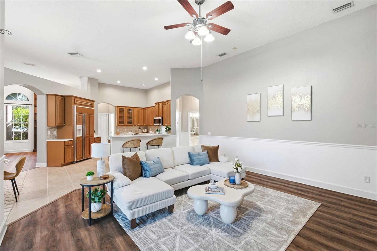 LAKE TALIA PH 01 - Residential