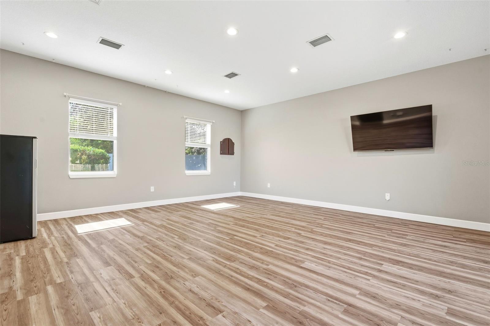LAKE TALIA PH 01 - Residential