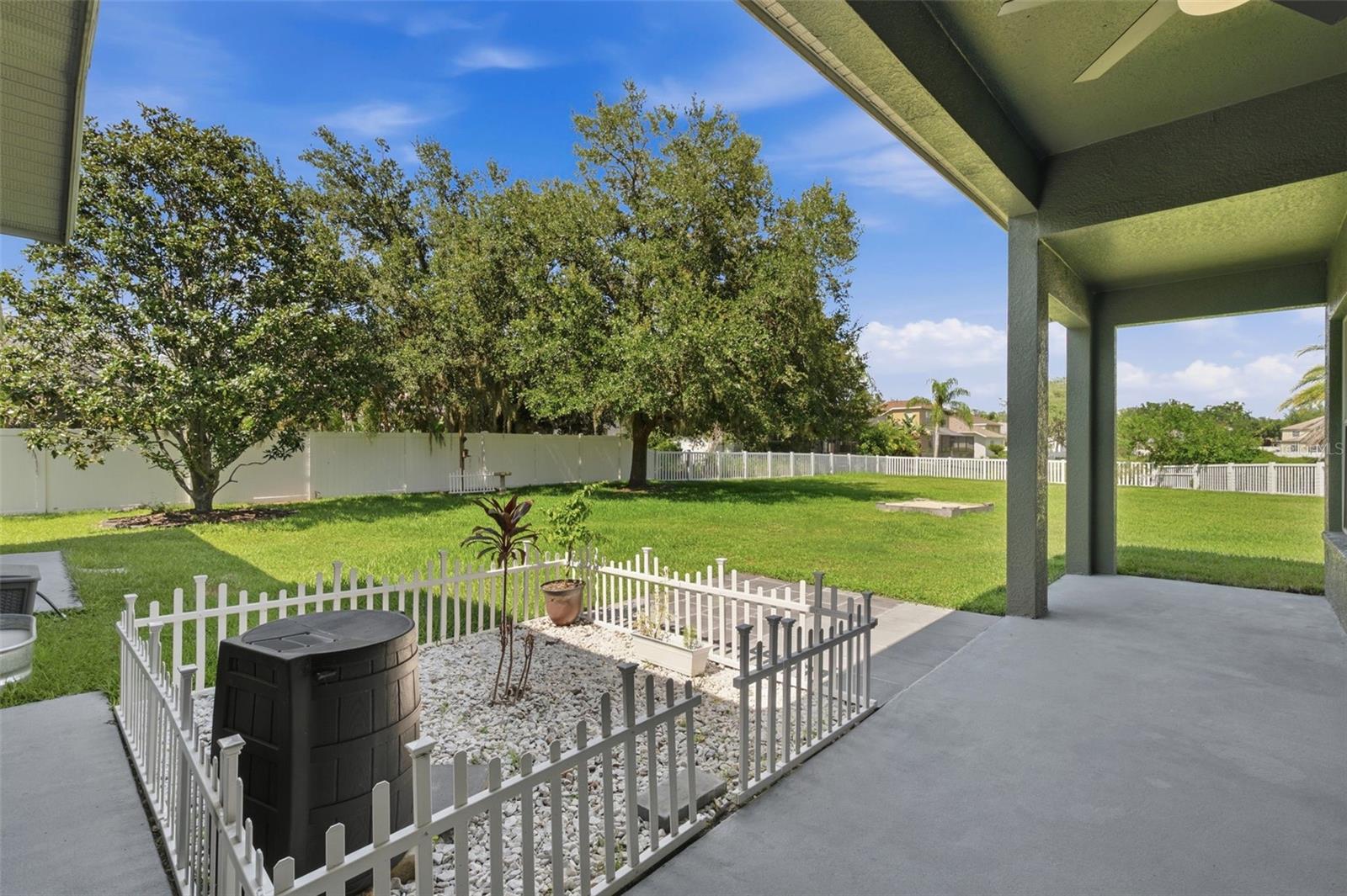 LAKE TALIA PH 01 - Residential