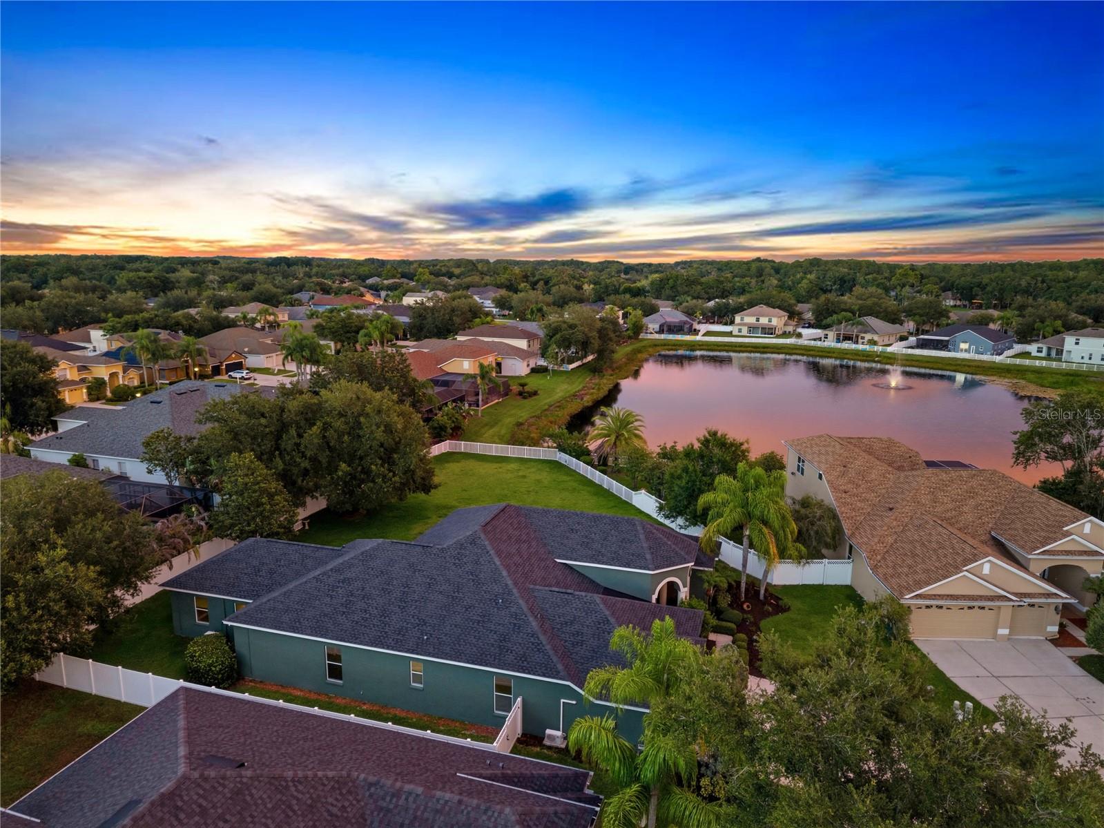 LAKE TALIA PH 01 - Residential