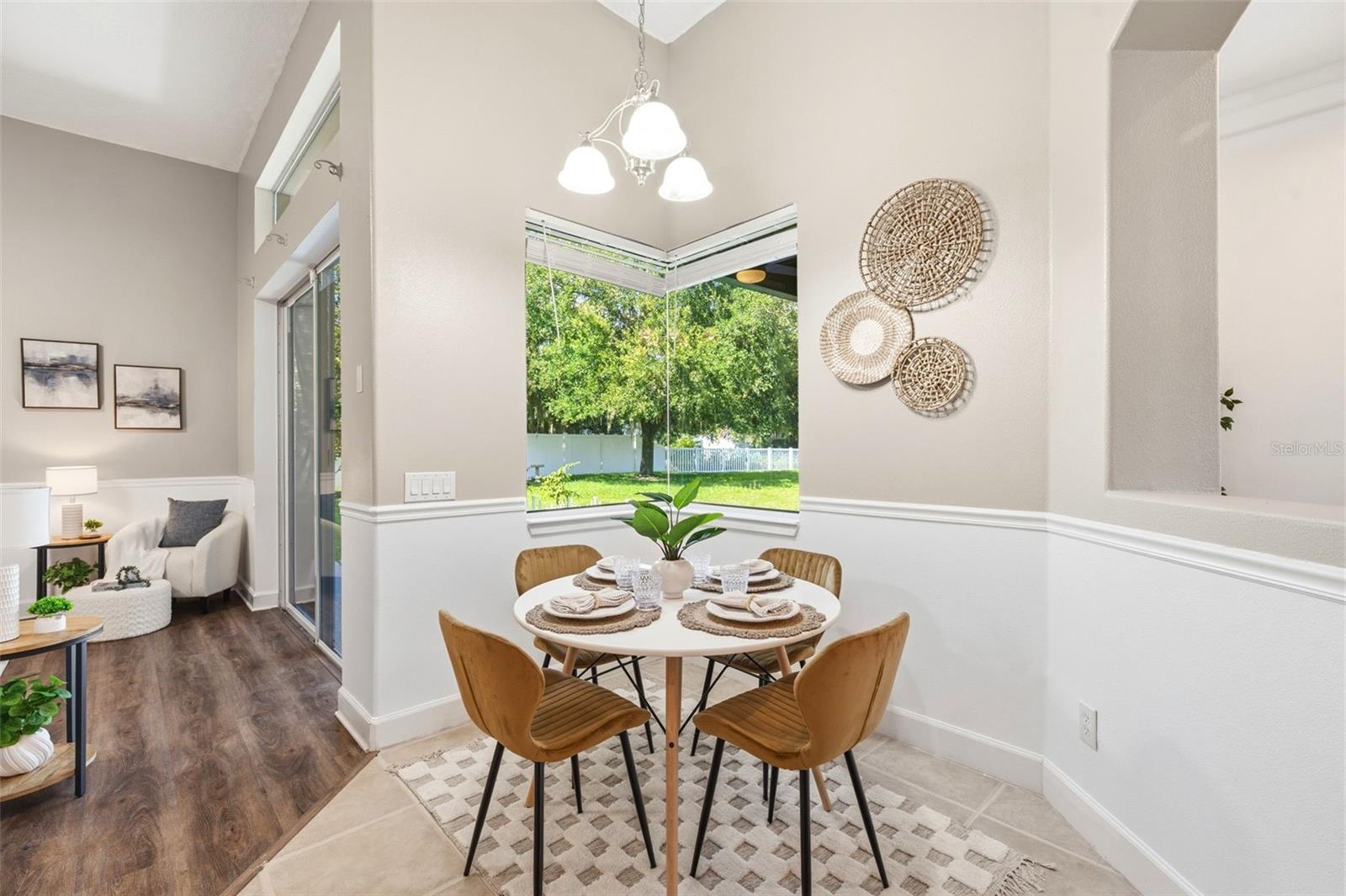 LAKE TALIA PH 01 - Residential