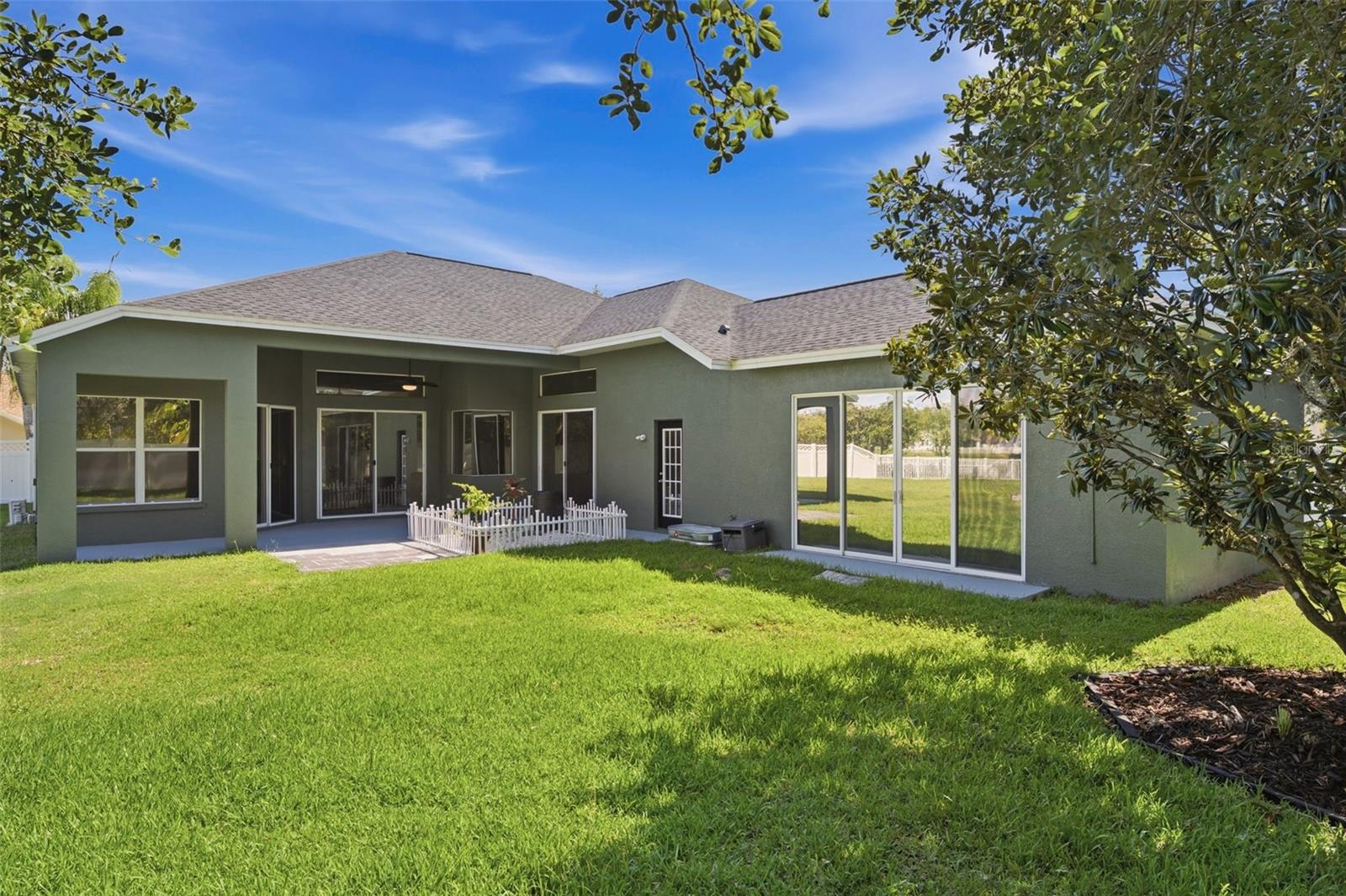 LAKE TALIA PH 01 - Residential