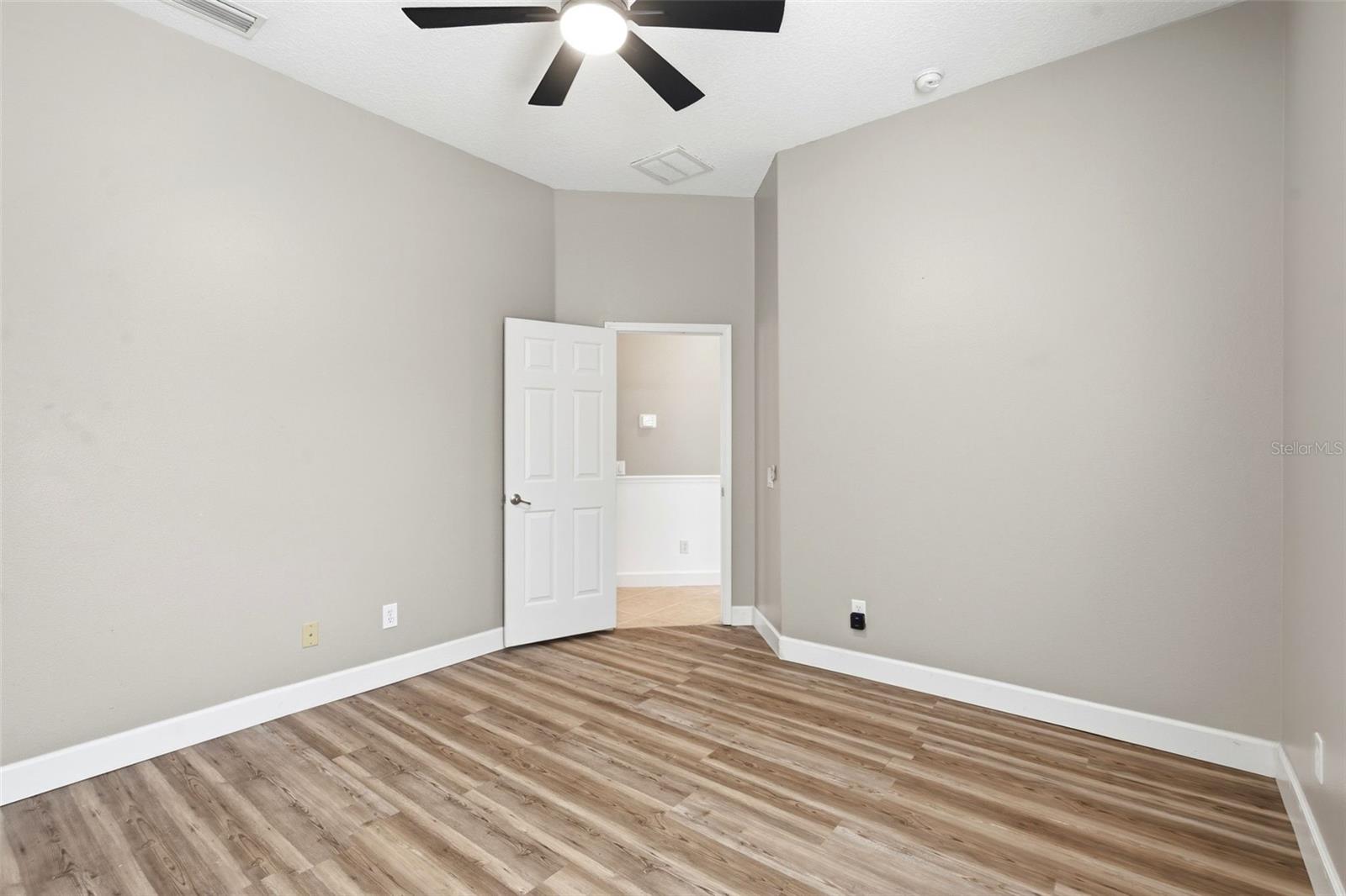 LAKE TALIA PH 01 - Residential