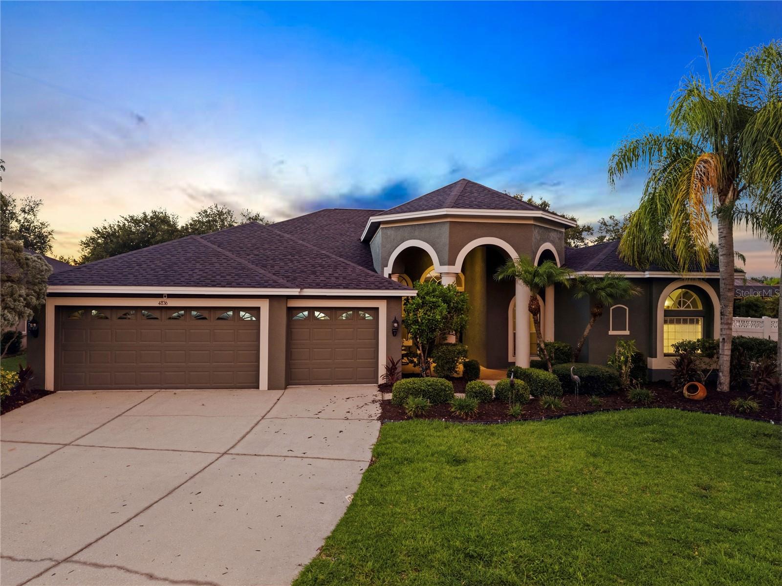 LAKE TALIA PH 01 - Residential