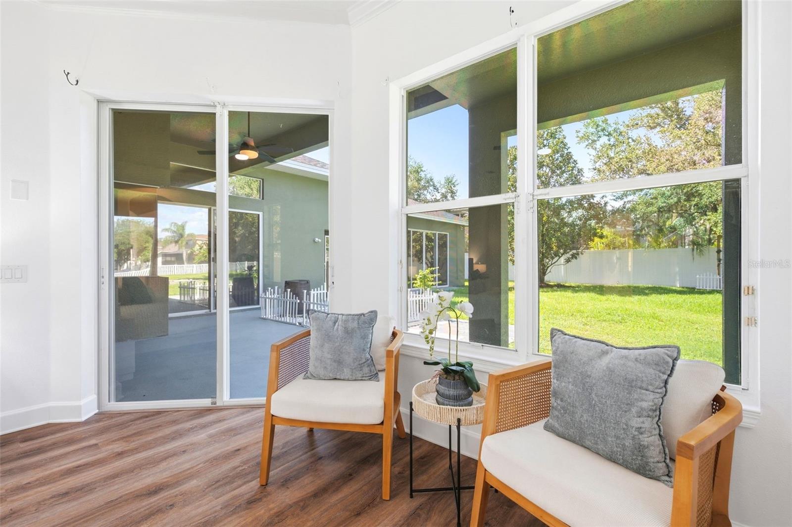 LAKE TALIA PH 01 - Residential
