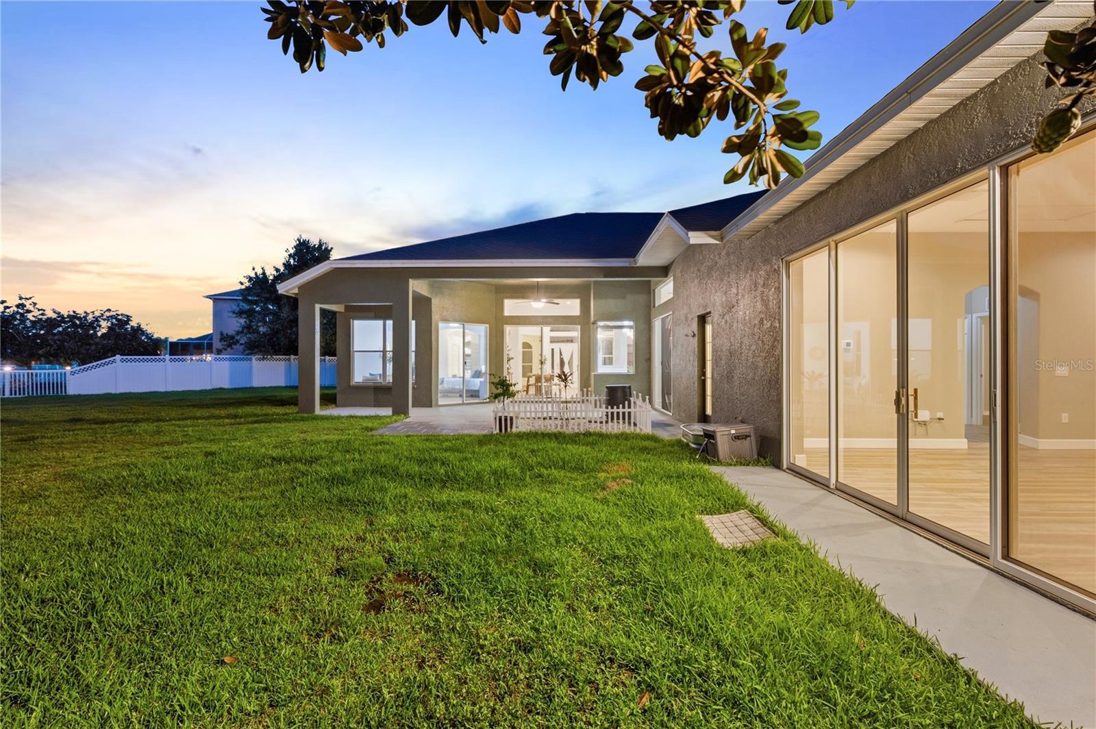 LAKE TALIA PH 01 - Residential