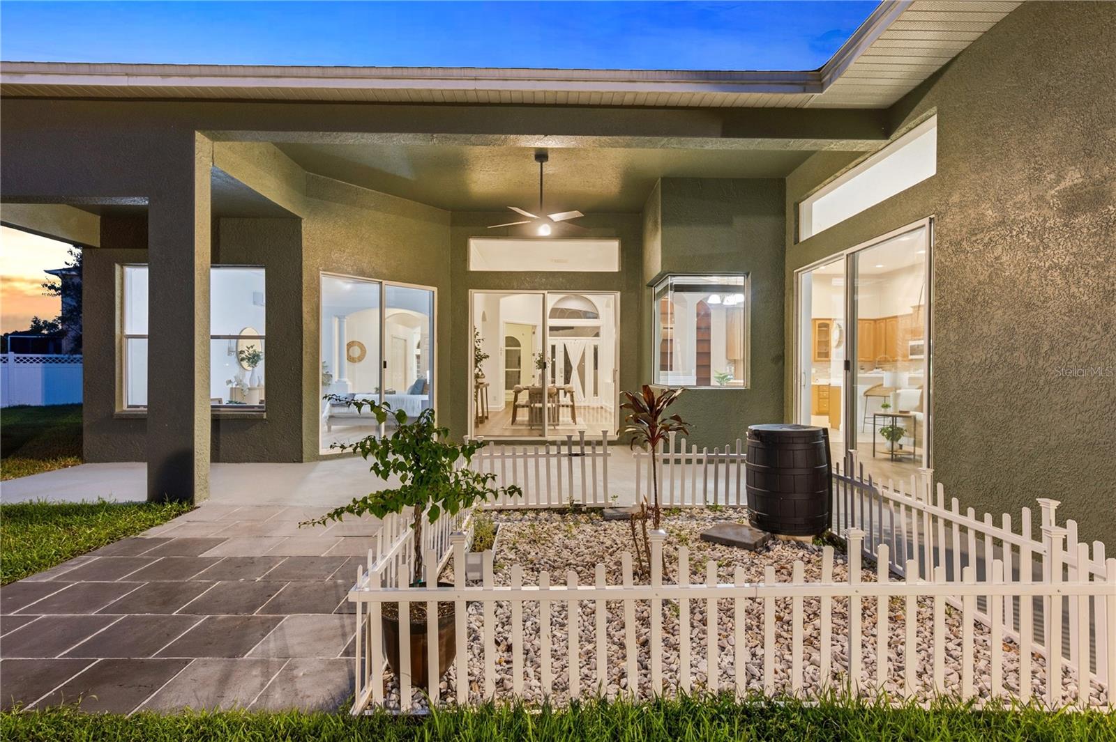 LAKE TALIA PH 01 - Residential