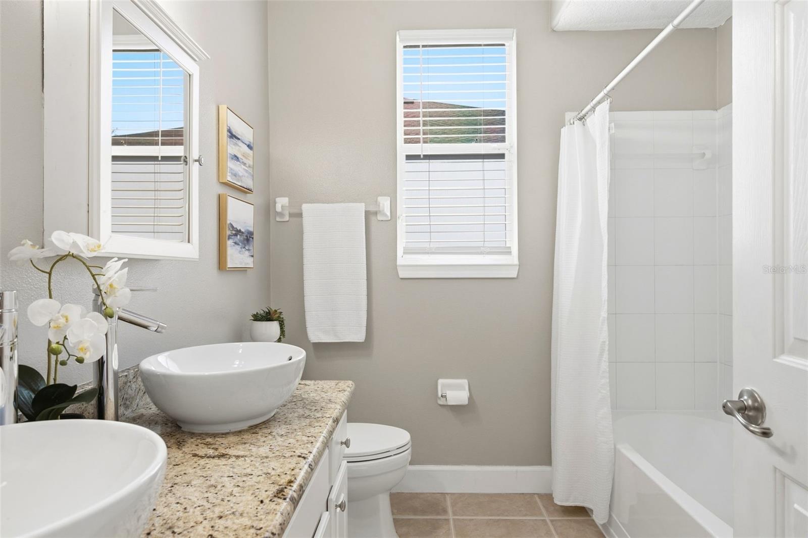 LAKE TALIA PH 01 - Residential