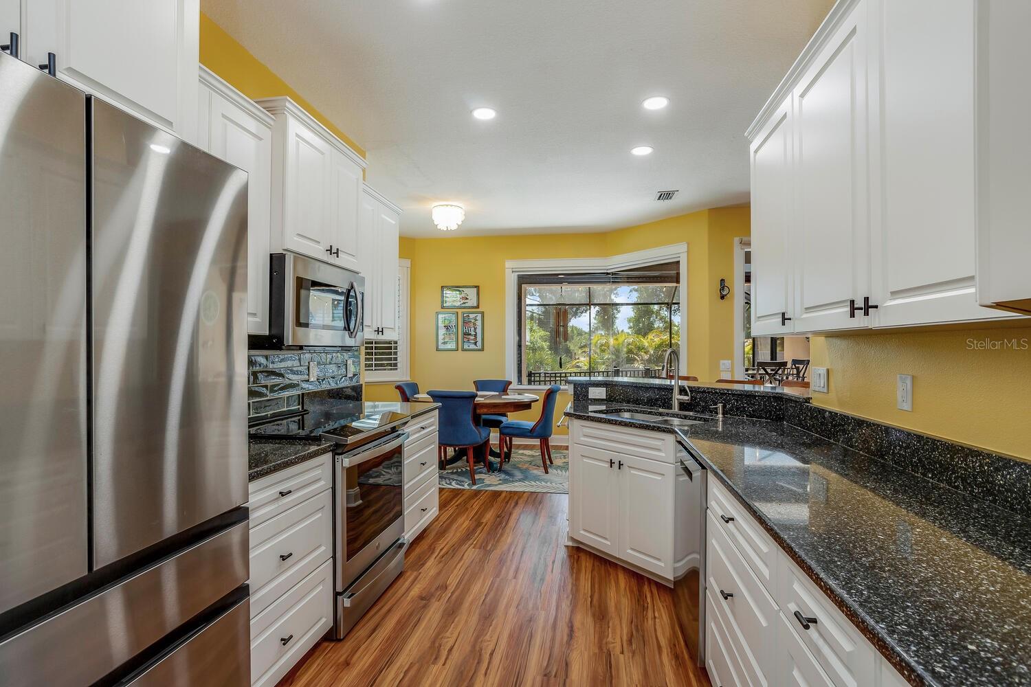 ROTONDA LAKES - Residential