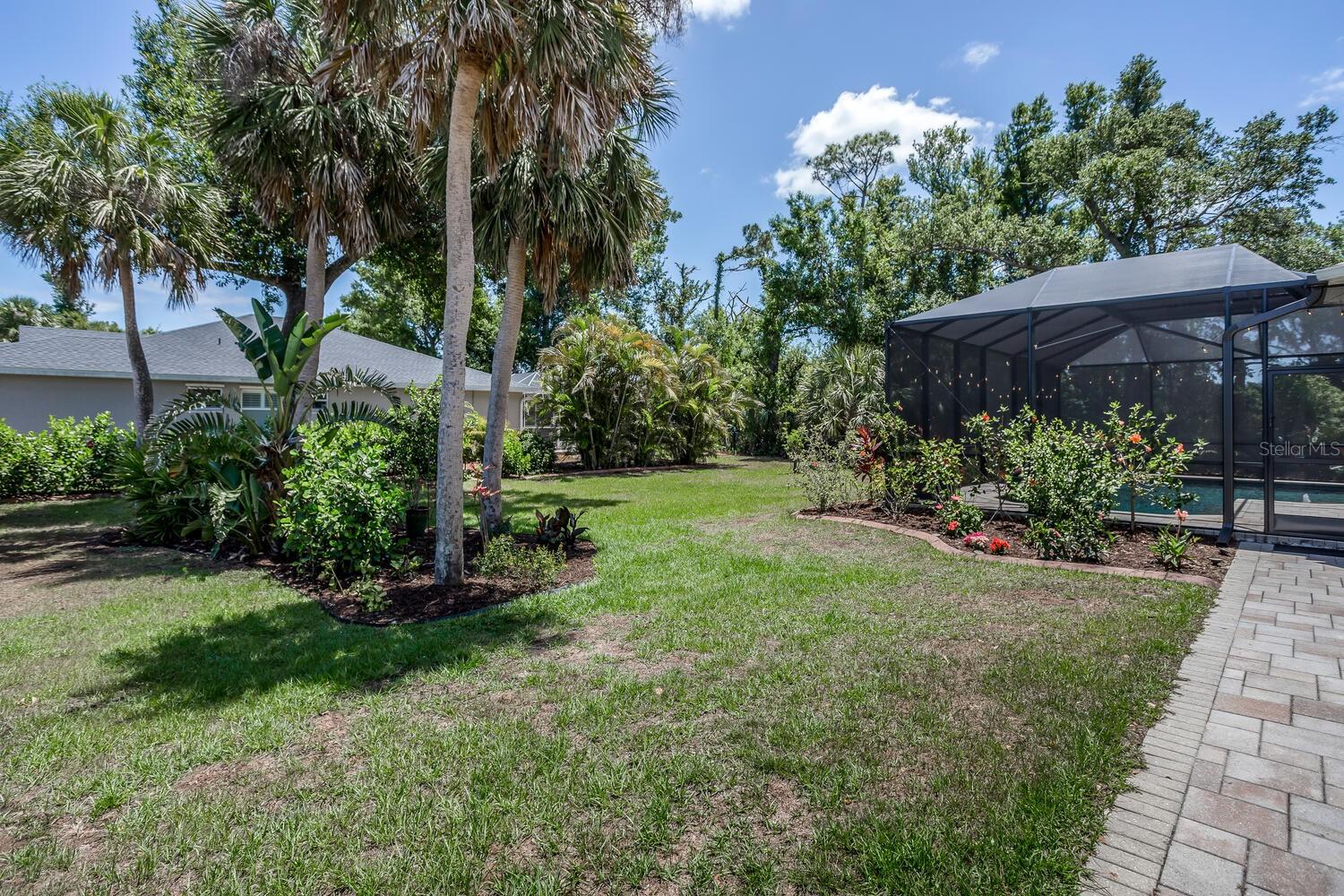 ROTONDA LAKES - Residential