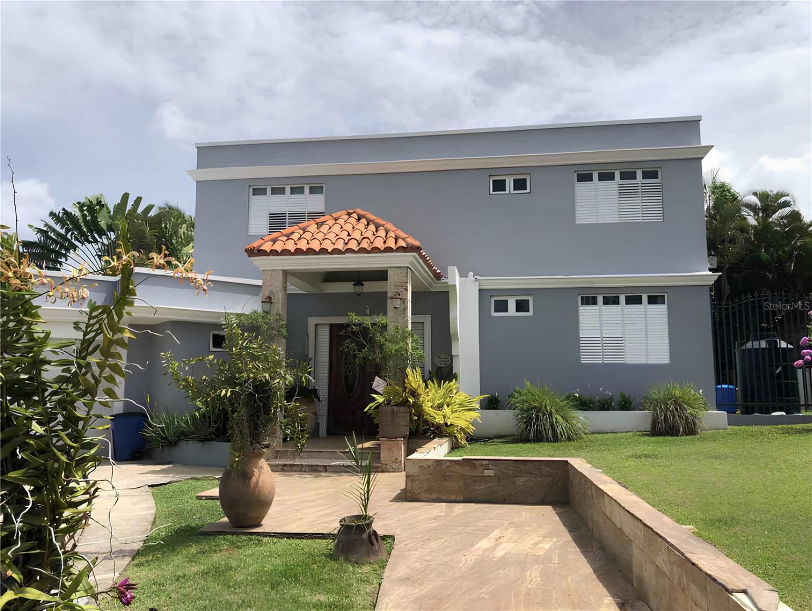 URB. TORRIMAR ALTO - Residential