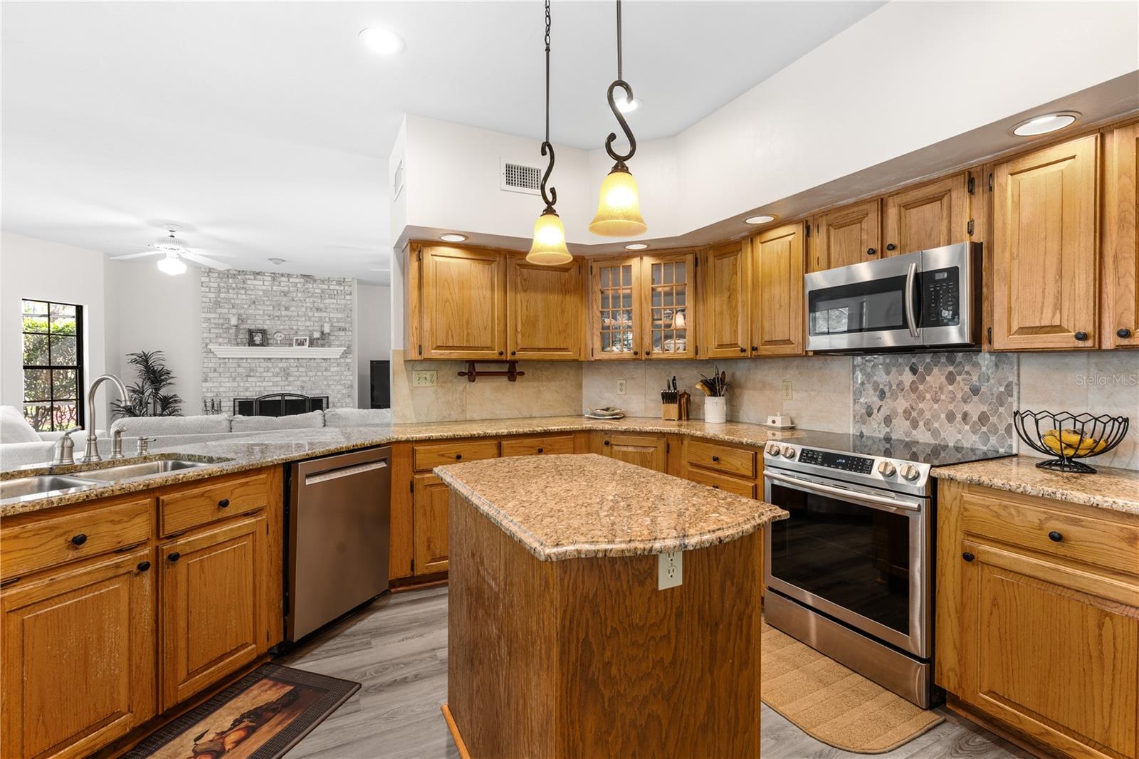 HAYES GLEN - Residential