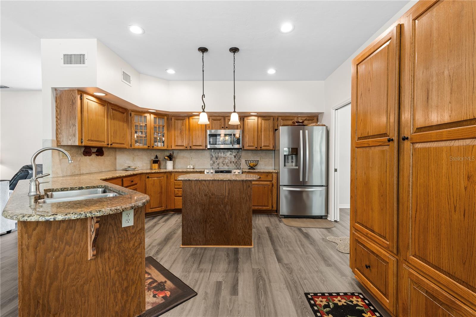 HAYES GLEN - Residential