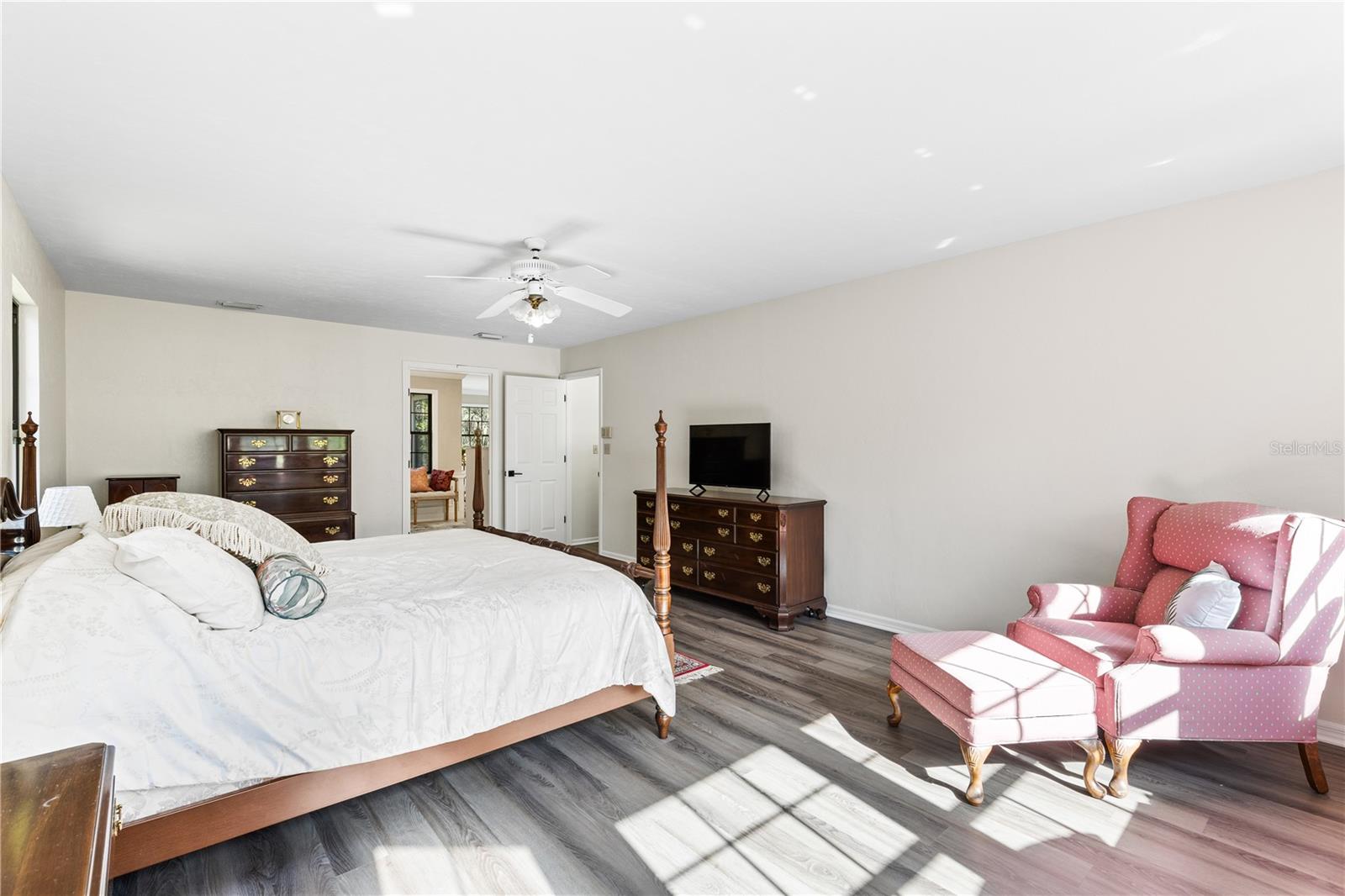 HAYES GLEN - Residential