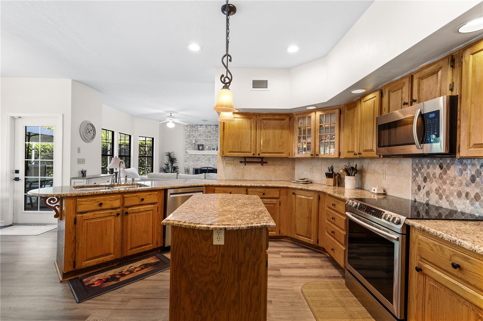 HAYES GLEN - Residential