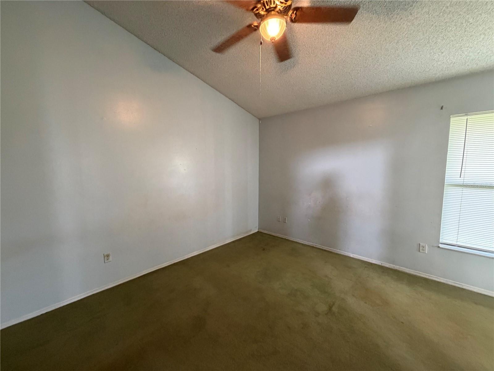 BVL LAKEPOINTE TWNHMS - Residential Lease
