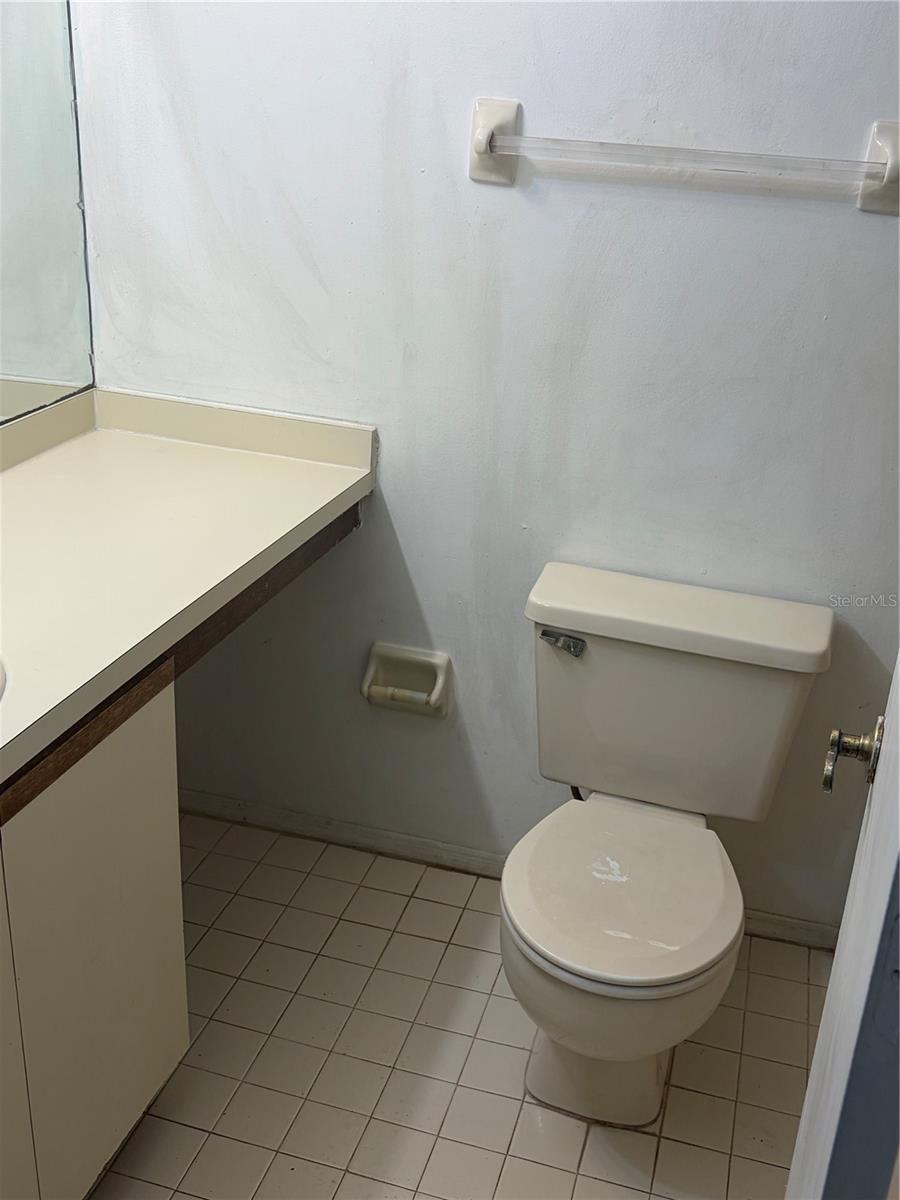 BVL LAKEPOINTE TWNHMS - Residential Lease