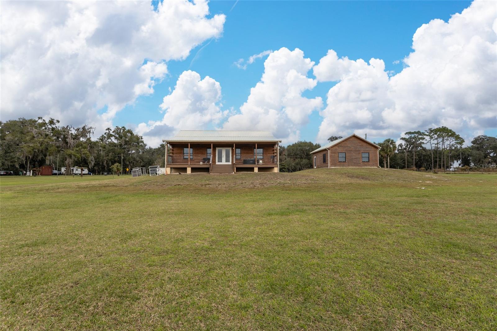 1170 - SEVILLE AREA W OF RAILROAD - Residential