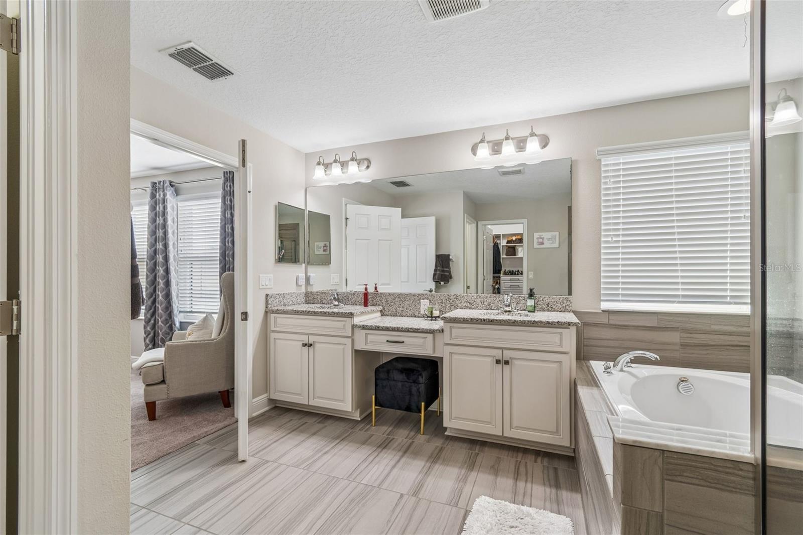 LONG LAKE RANCH - Residential Lease