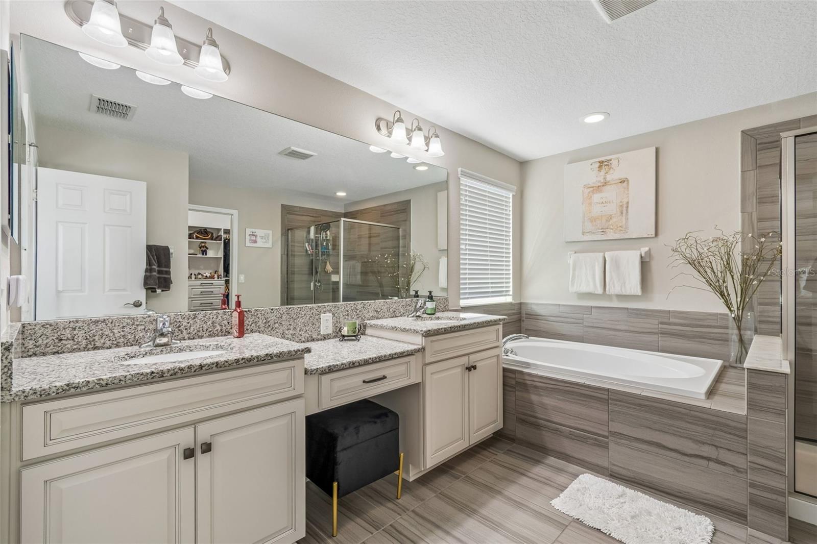 LONG LAKE RANCH - Residential Lease