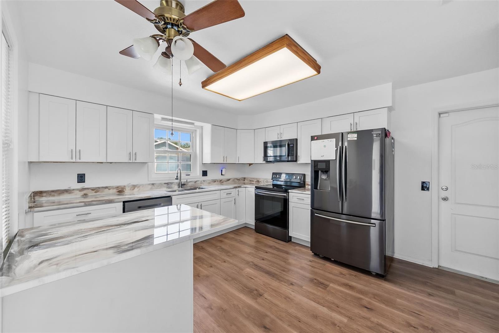 WEDGEWOOD MANOR PH 01 02 - Residential