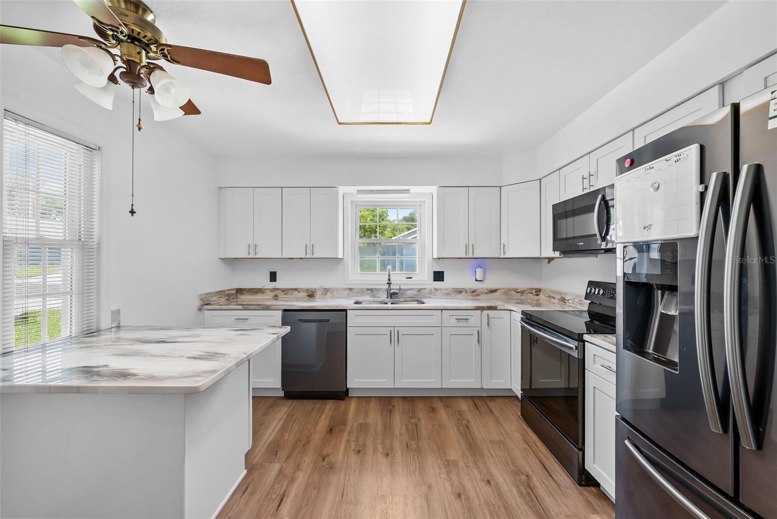 WEDGEWOOD MANOR PH 01 02 - Residential