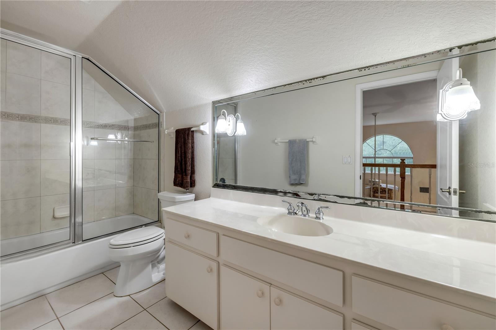 HOWE & CURRIER - Residential