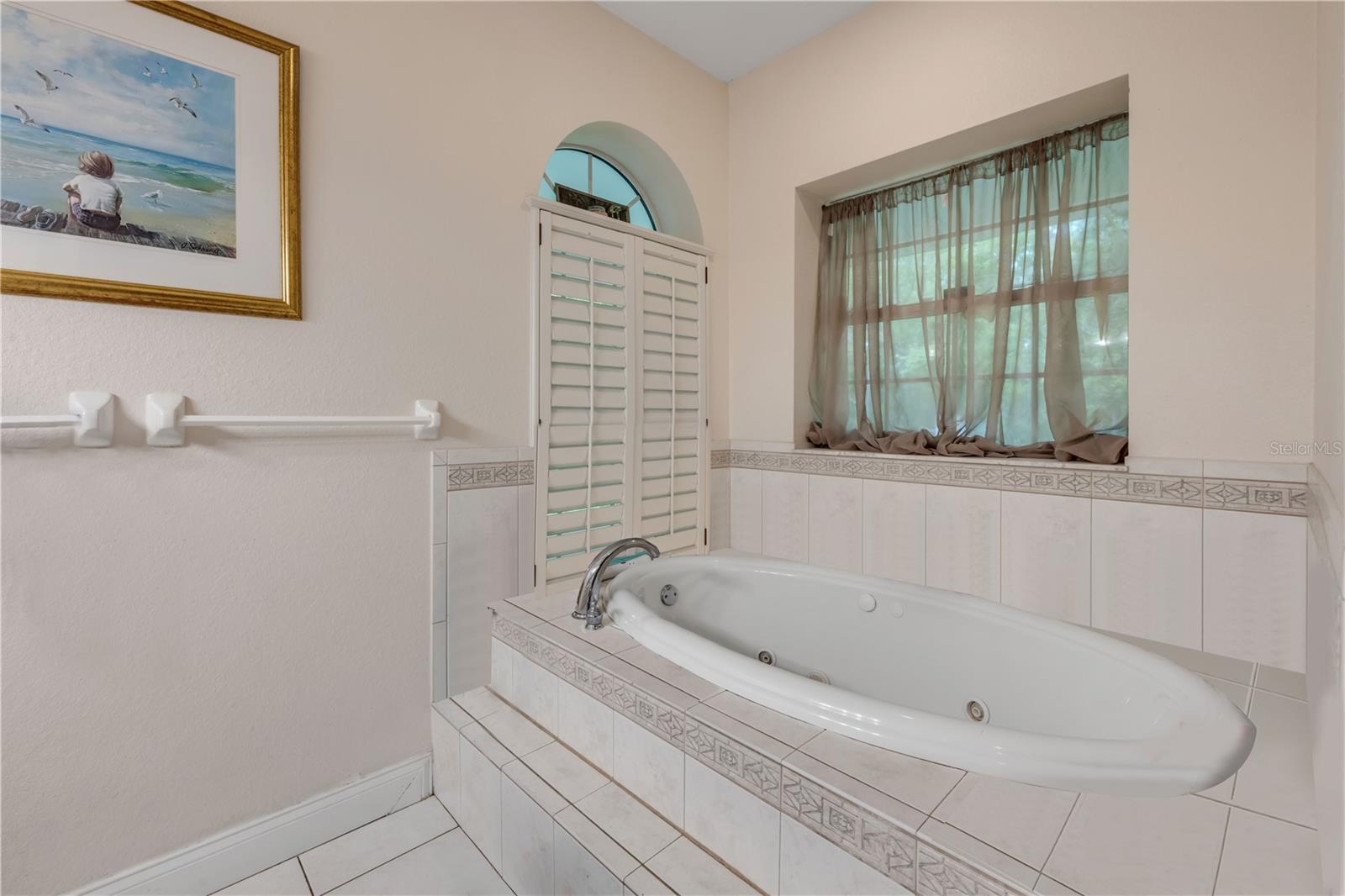 HOWE & CURRIER - Residential