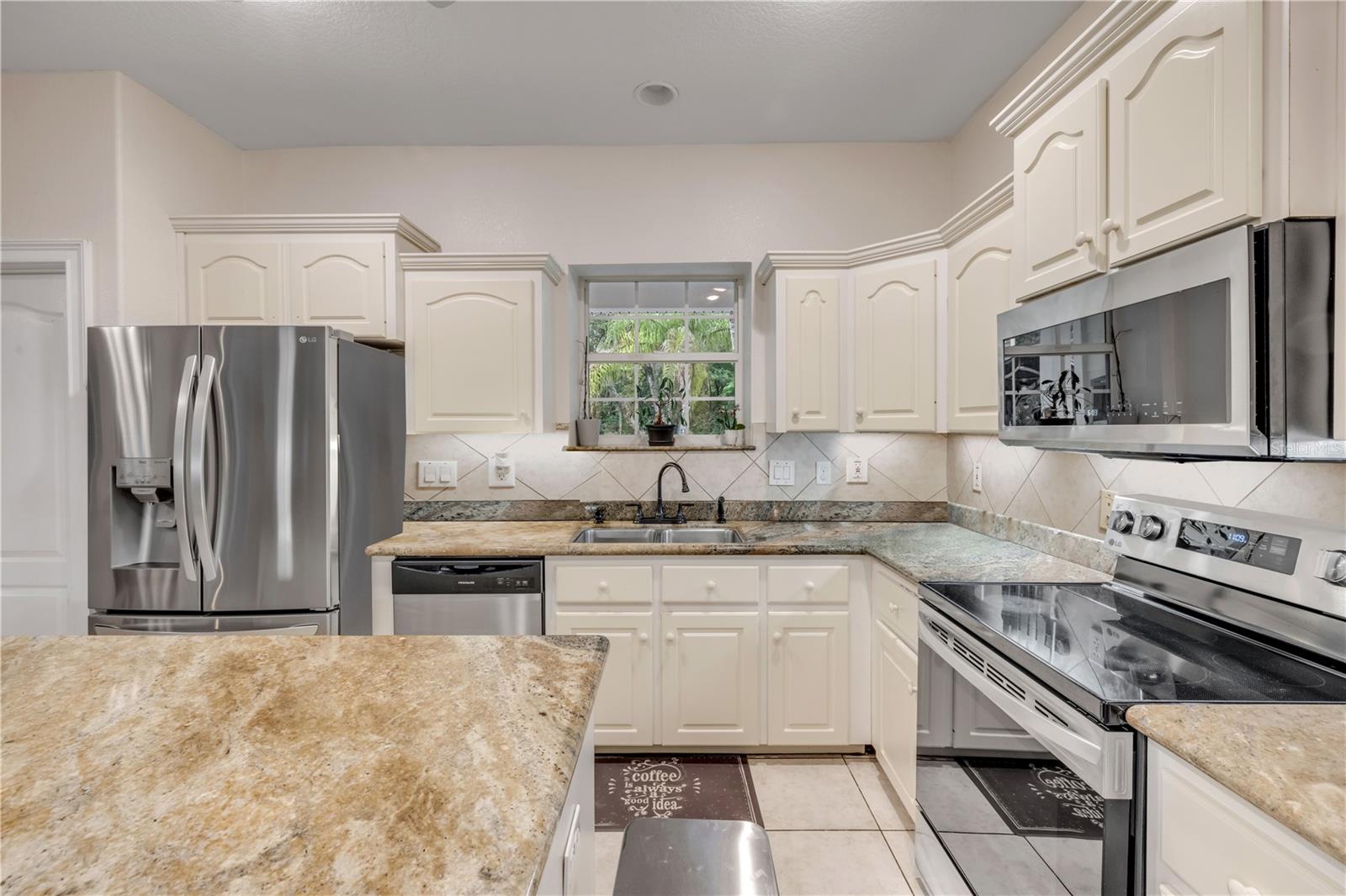 HOWE & CURRIER - Residential