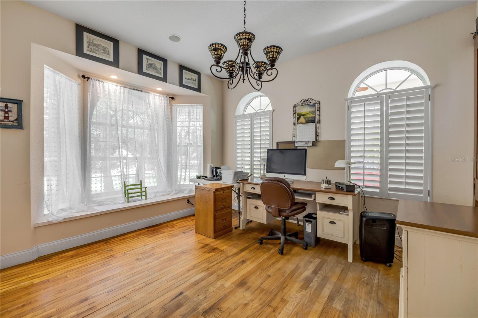 HOWE & CURRIER - Residential