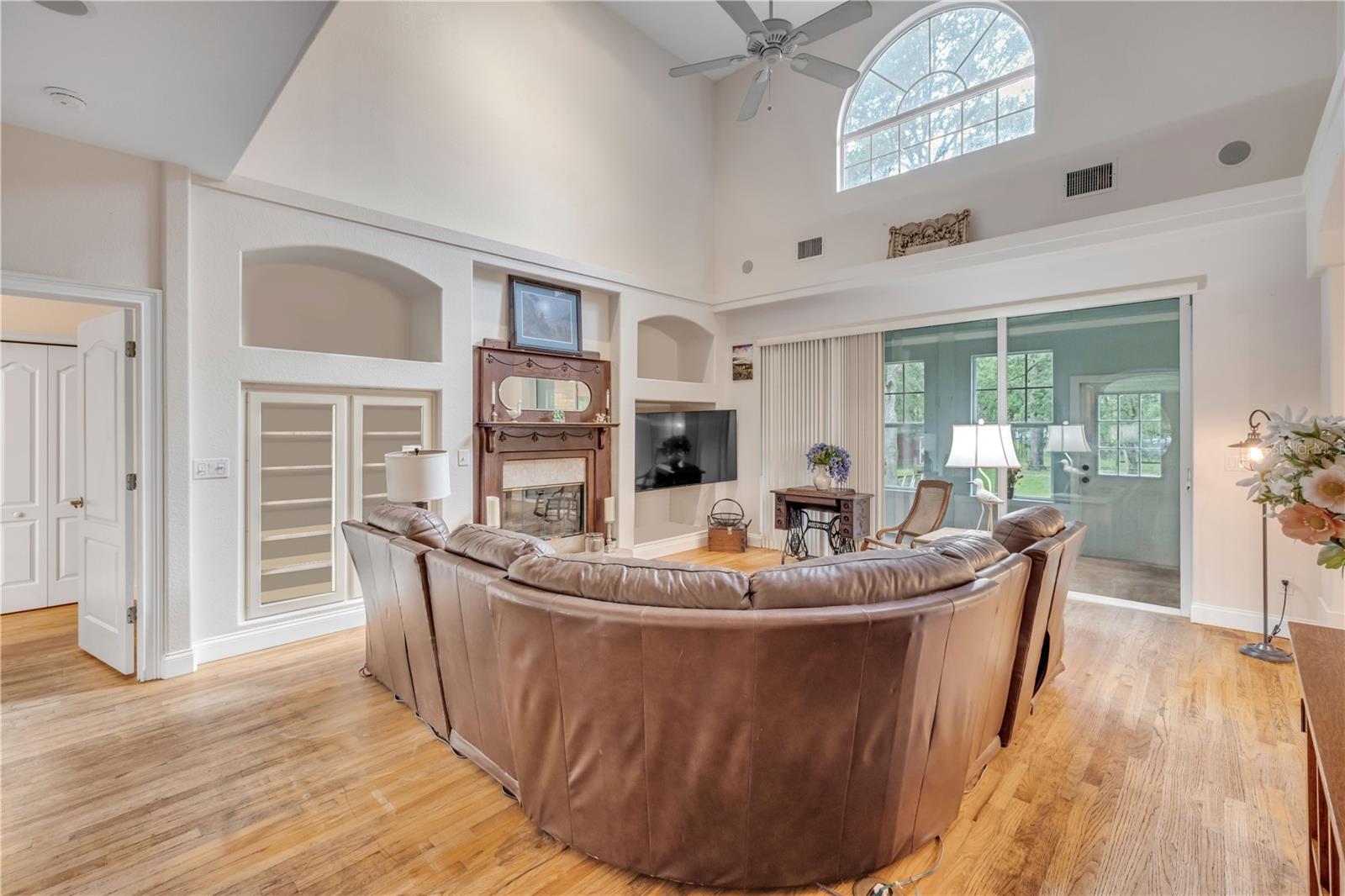 HOWE & CURRIER - Residential