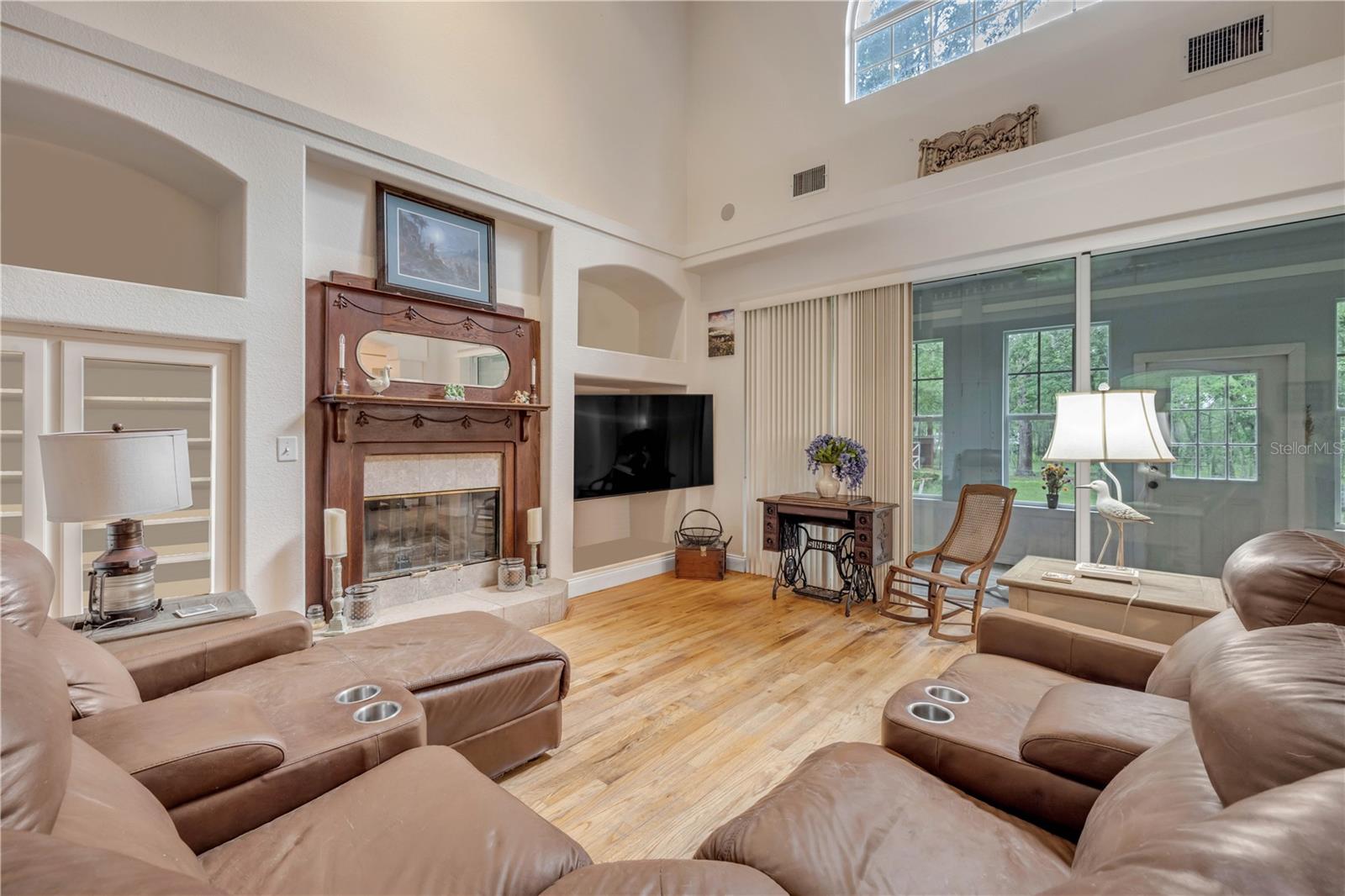 HOWE & CURRIER - Residential