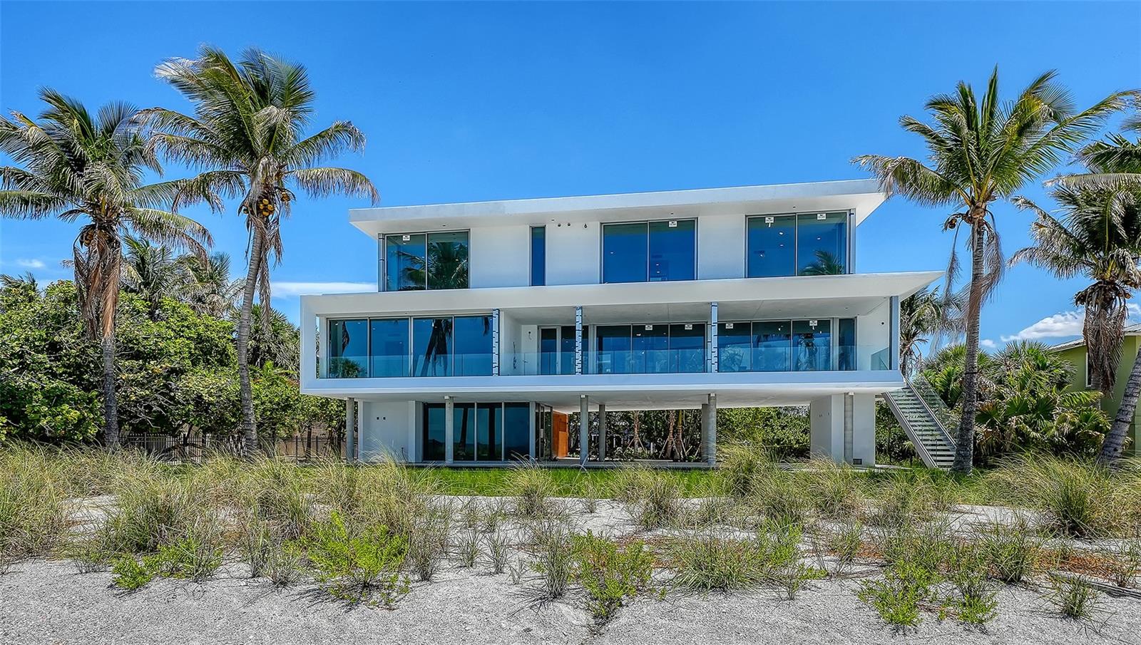 SLEEPY LAGOON - Residential