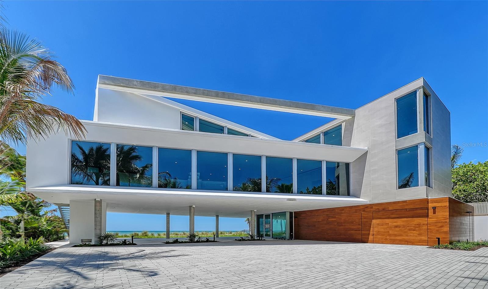 SLEEPY LAGOON - Residential