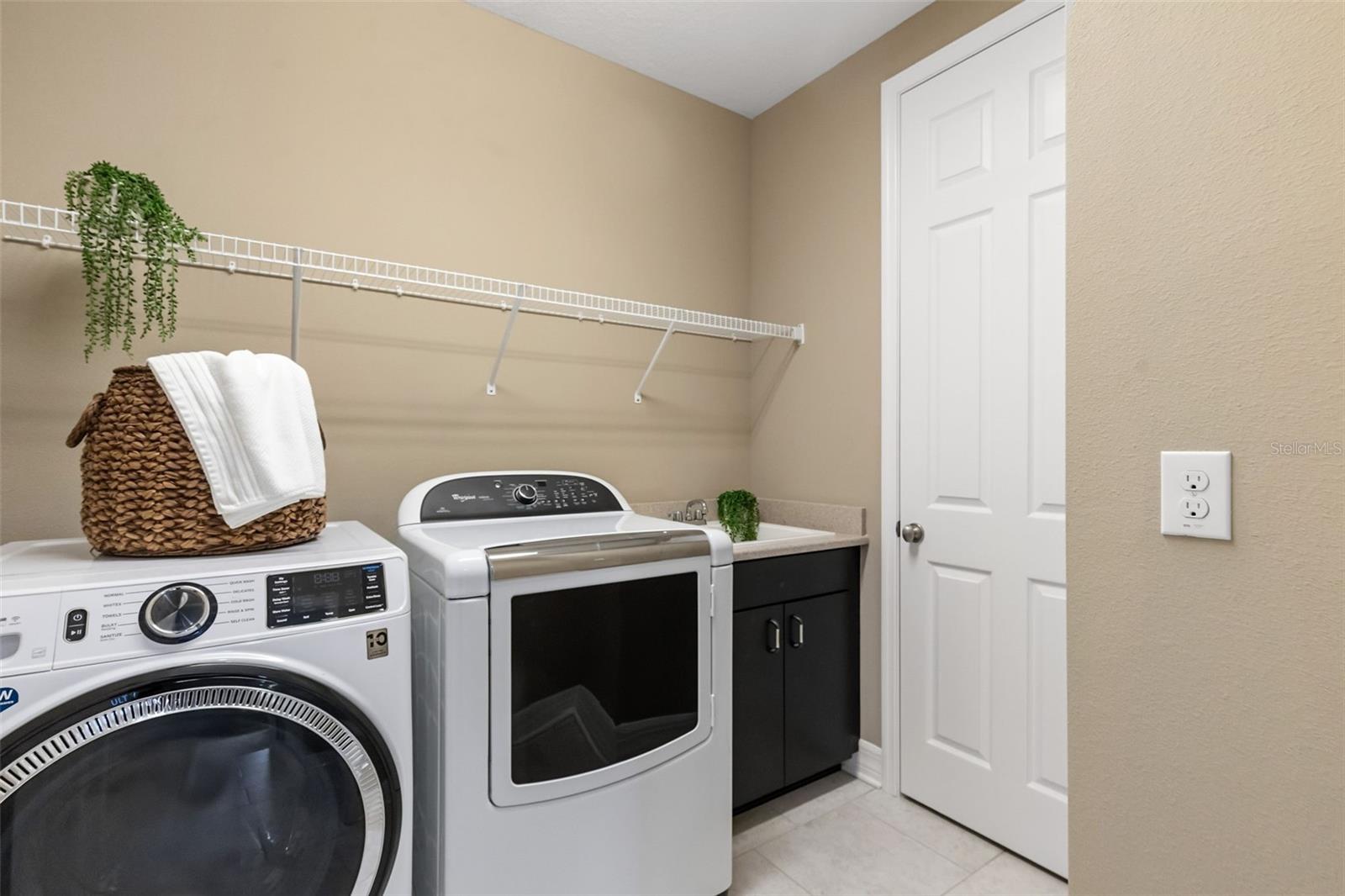 MEADOW POINTE IV PARCEL AA - Residential