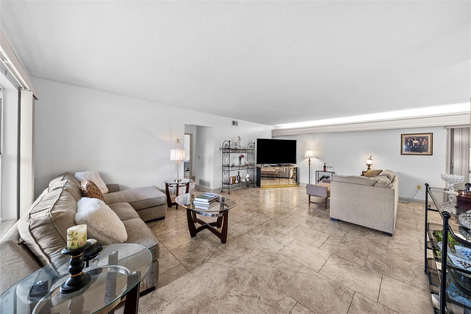 OAK LAKE ESTATES - Residential