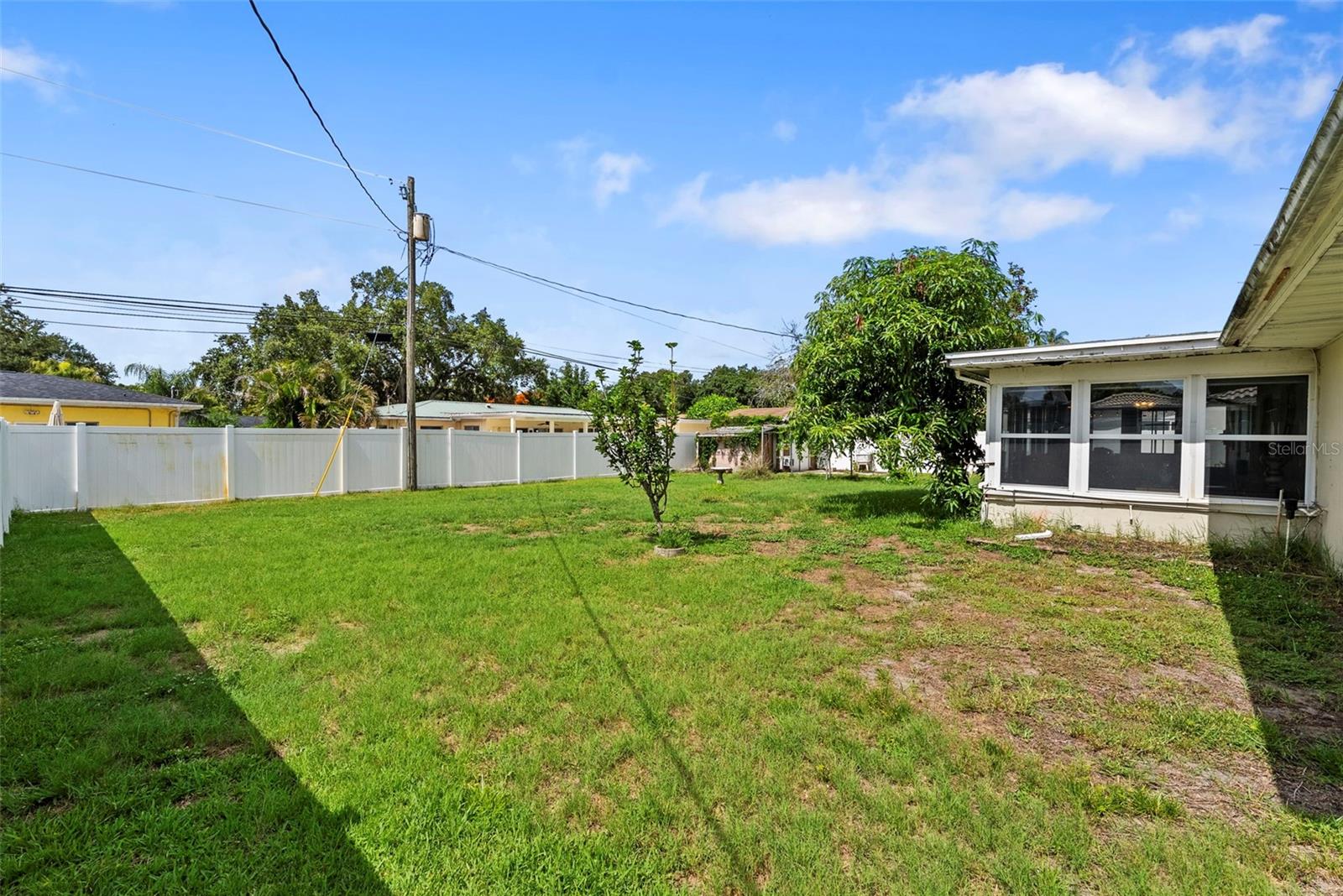 OAK LAKE ESTATES - Residential