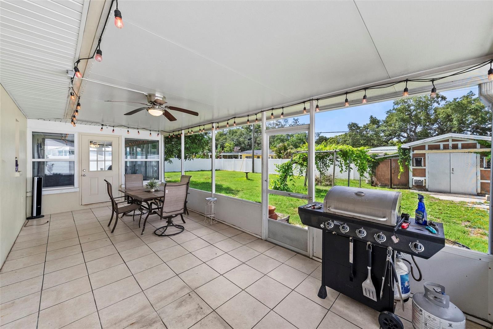 OAK LAKE ESTATES - Residential