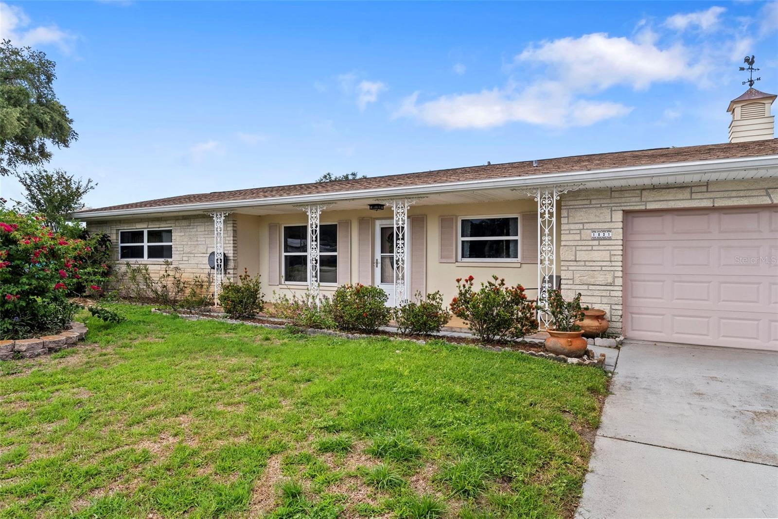 OAK LAKE ESTATES - Residential