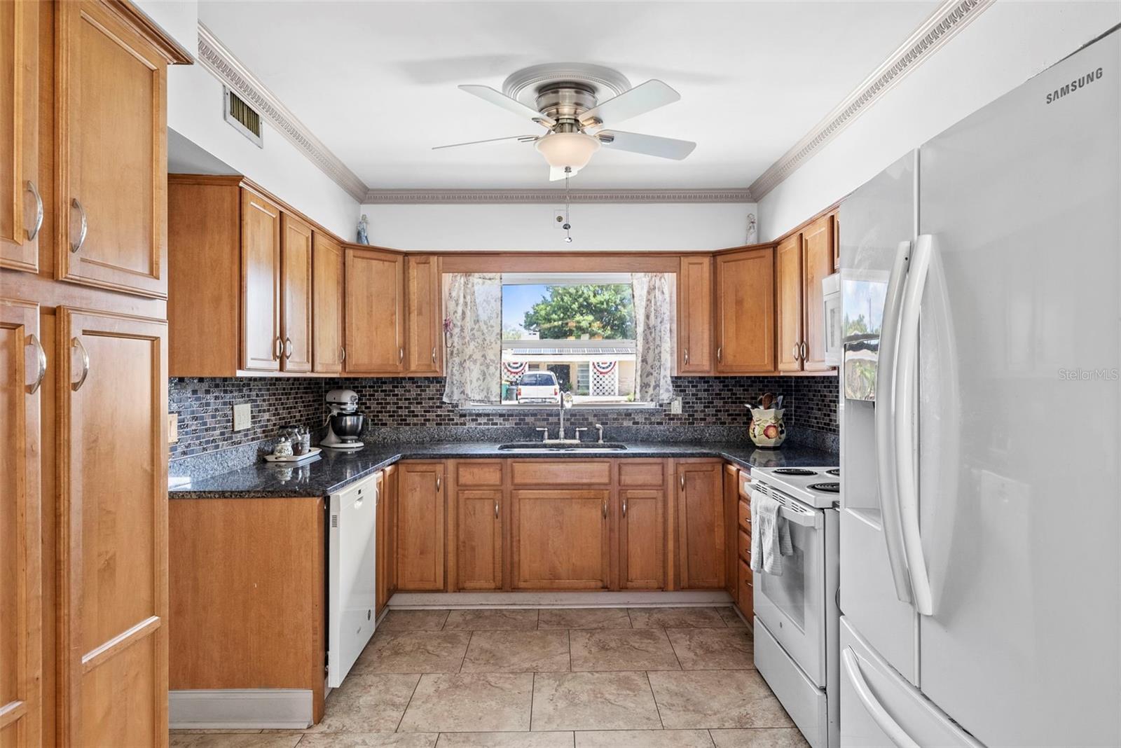 OAK LAKE ESTATES - Residential