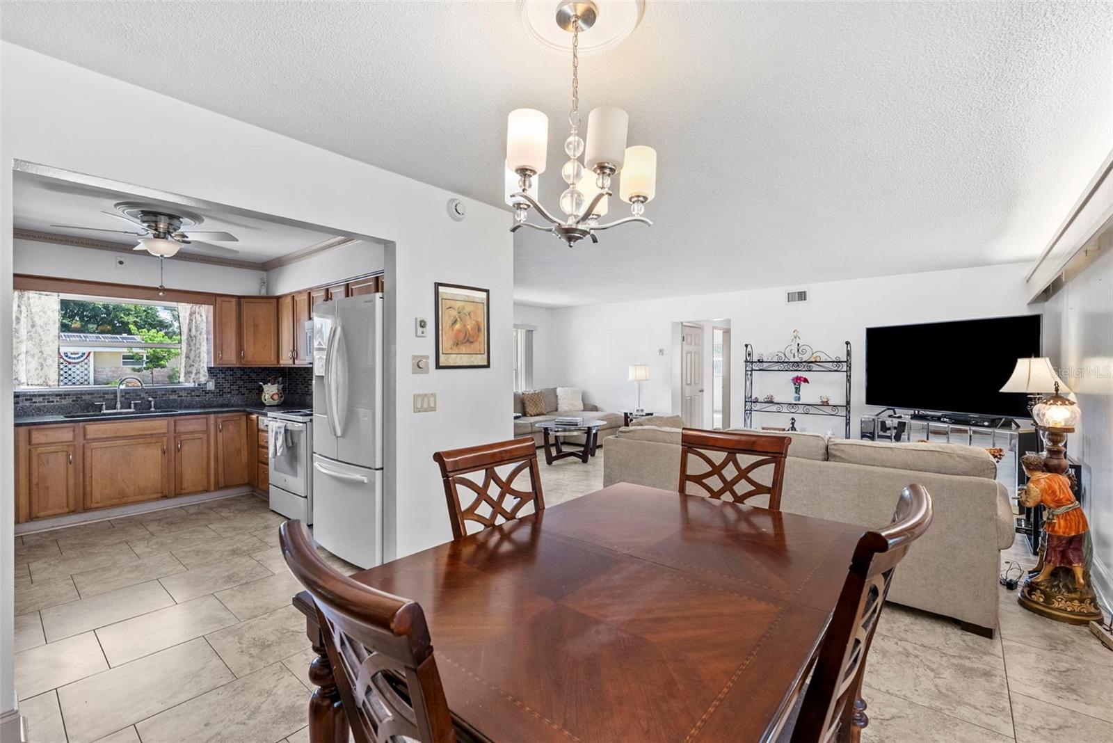 OAK LAKE ESTATES - Residential