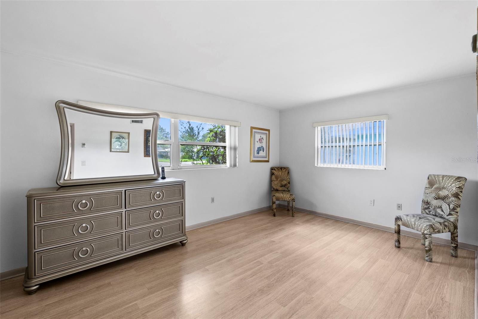 OAK LAKE ESTATES - Residential