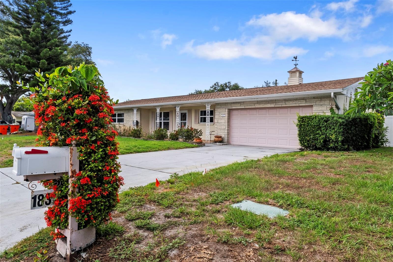 OAK LAKE ESTATES - Residential