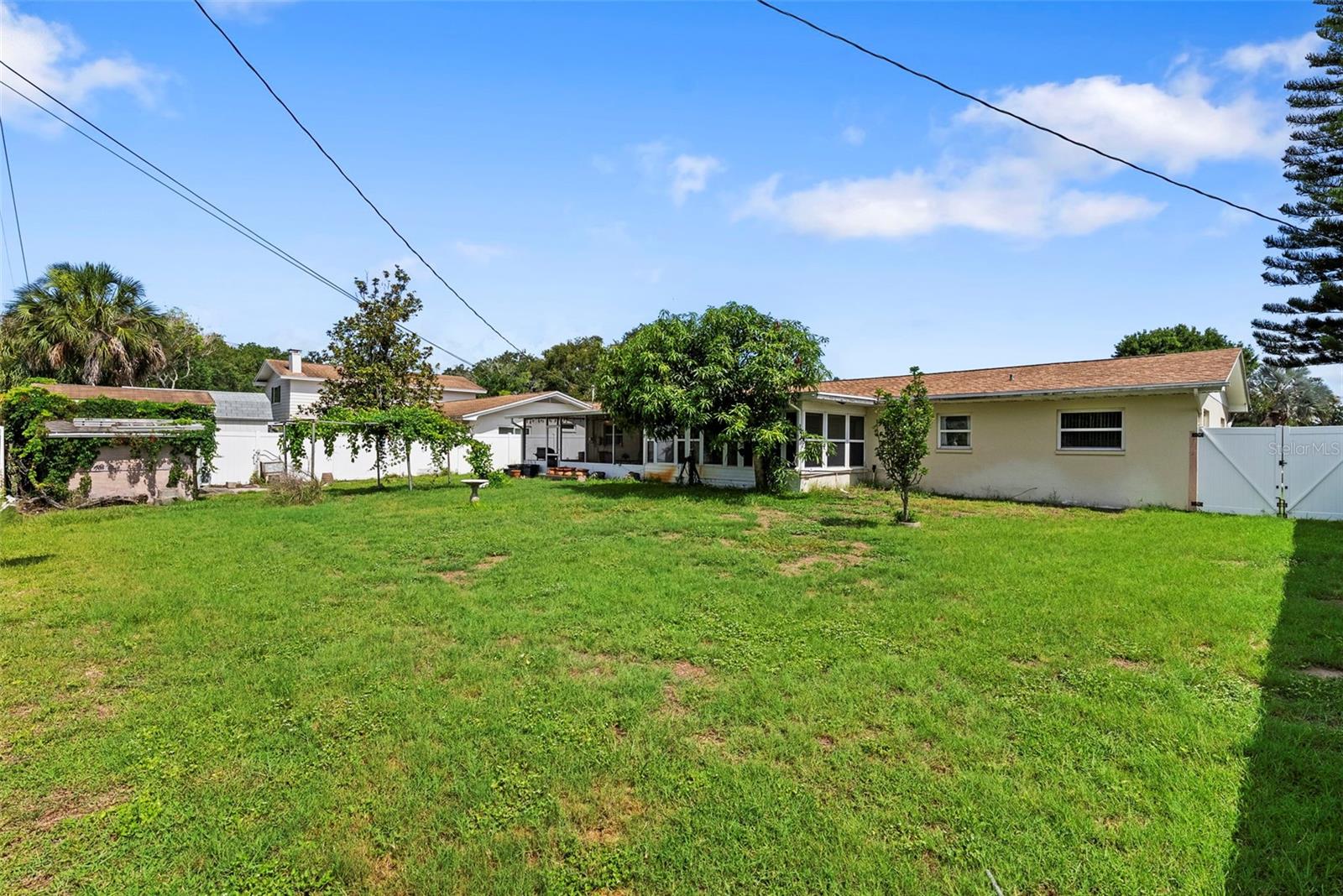 OAK LAKE ESTATES - Residential