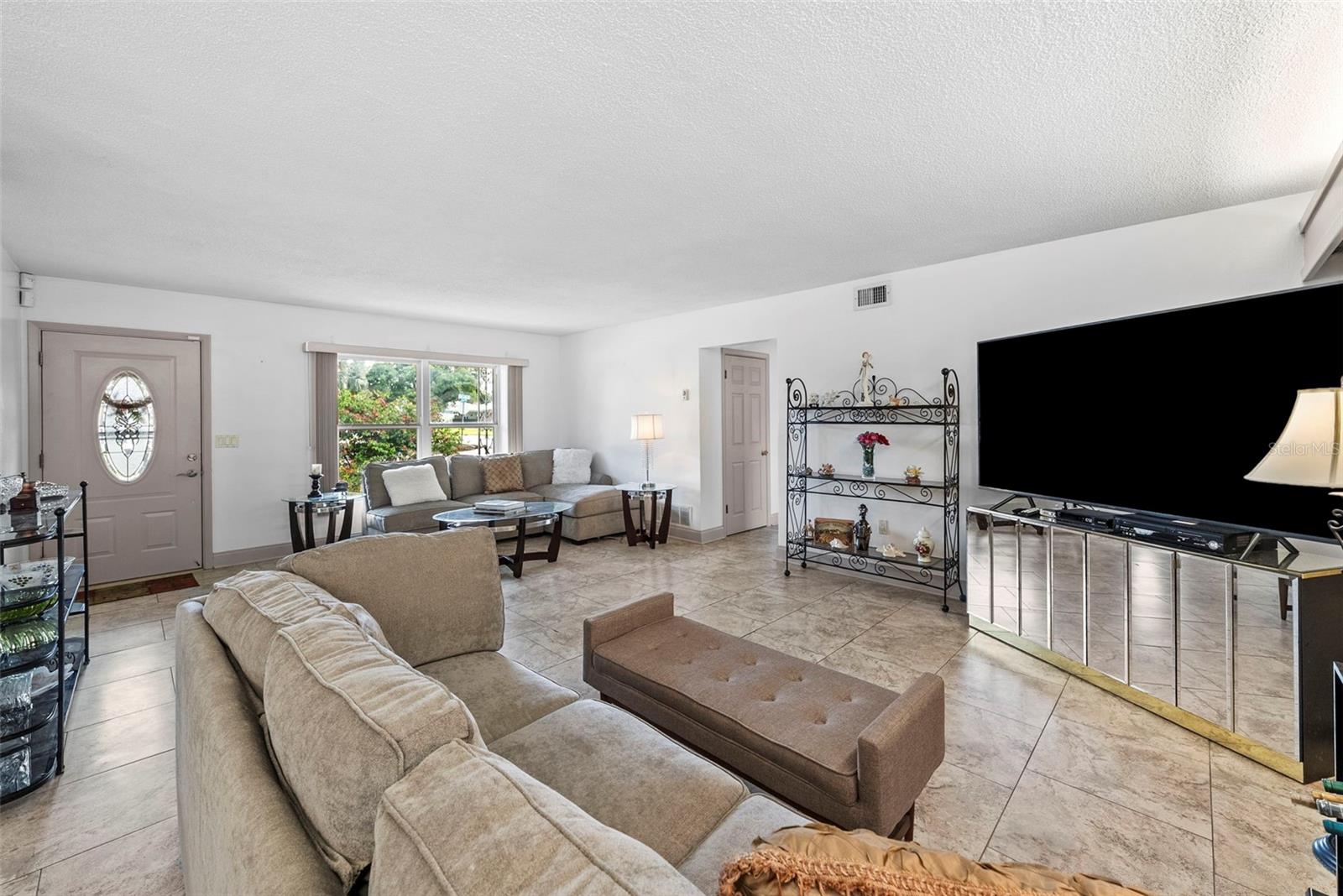 OAK LAKE ESTATES - Residential