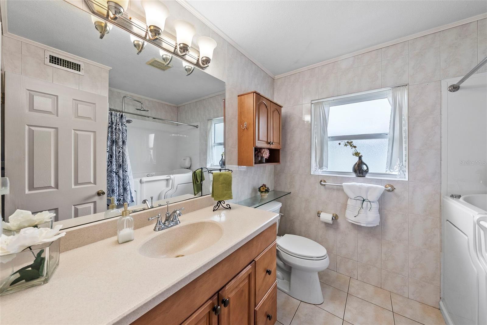 OAK LAKE ESTATES - Residential
